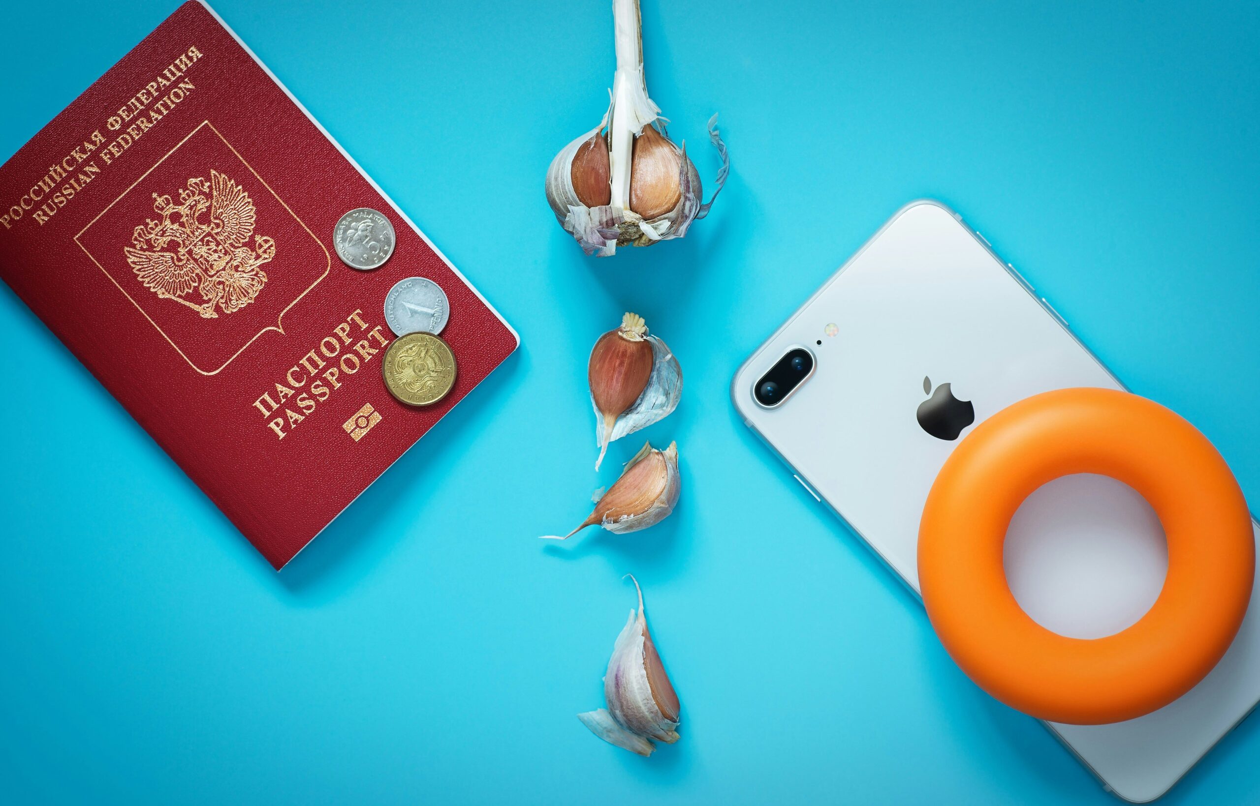 A comparison table showing features of top-rated baggage delay insurance apps.
