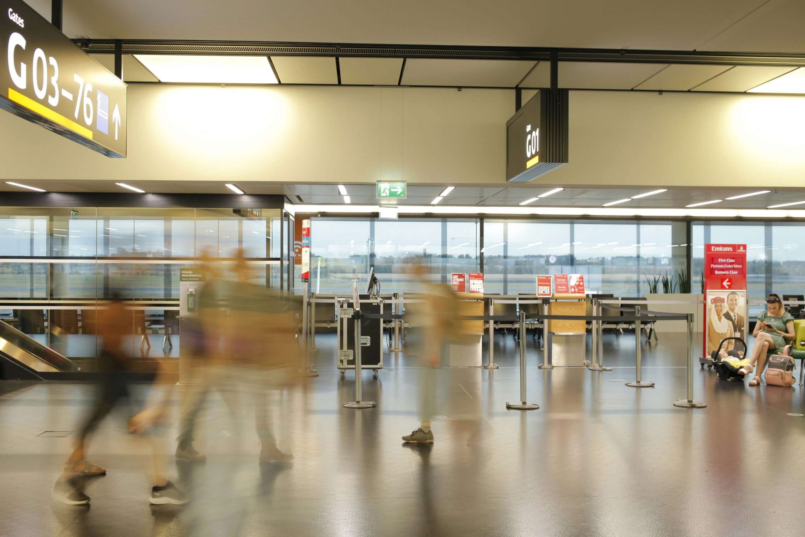 Statistics showing the frequency of baggage delays at airports
