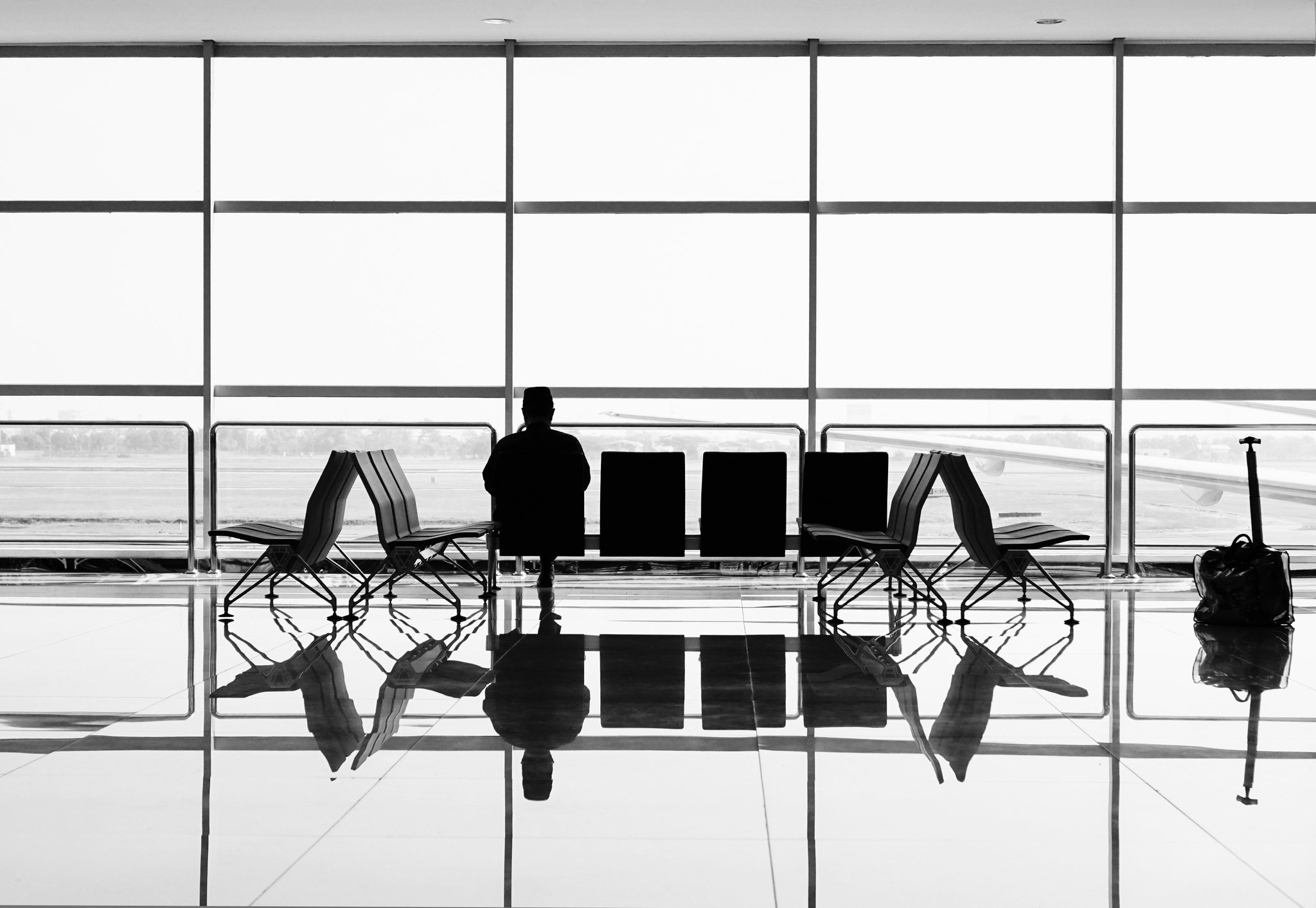 Comparison chart of top baggage tracking insurance providers