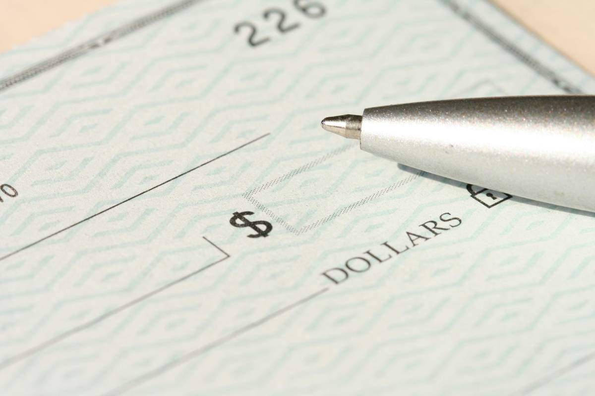 Infographic showing 5 ways to maximize travel insurance